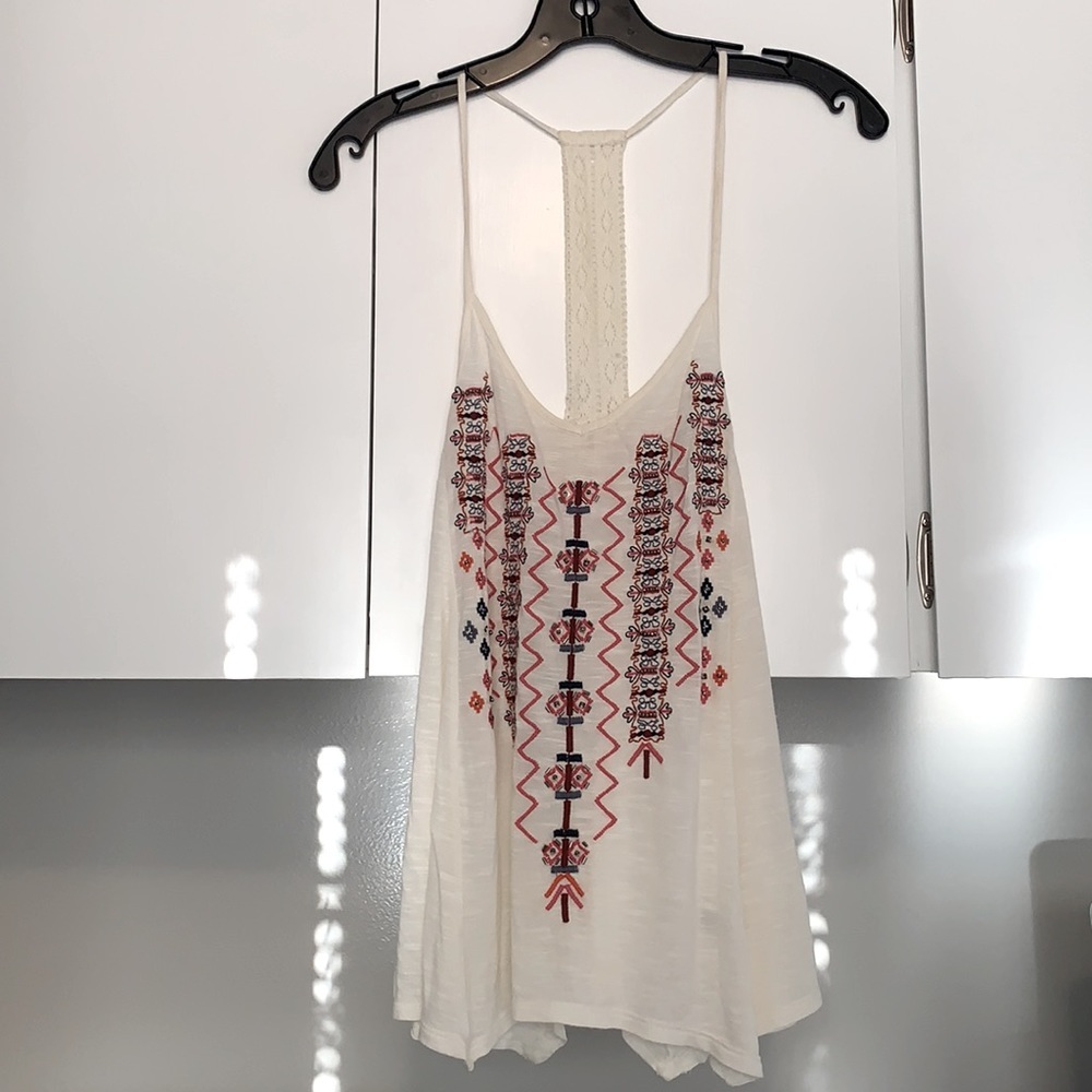 Embroidered tank (NWOT)